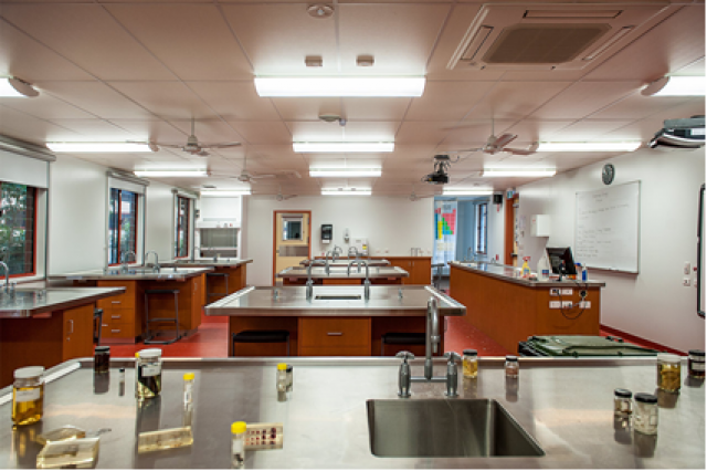 Ruang Laboratorium Ipa